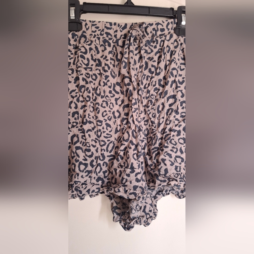 American Eagle Sz L Leopard Print Women's Shorts - Picture 6 of 6
